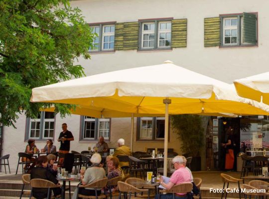 Terrasse eines Cafés in Weingarten bei Ravensburg