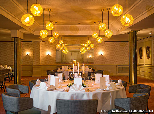 Schön gedeckter Tisch im Hotel Restaurant ERBPRINZ GmbH