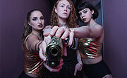Die drei Darstellerinnen des Krimidinners Tödlich Sexy - Das Burlesque-Krimidinner