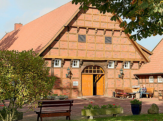 Außenansicht des Holzhauses des Hof Seegewisch