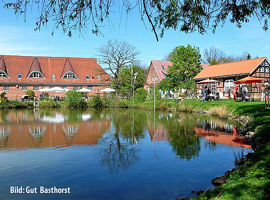 Ländliche grüne und ruhige Umgebung beim Tatort Basthorst