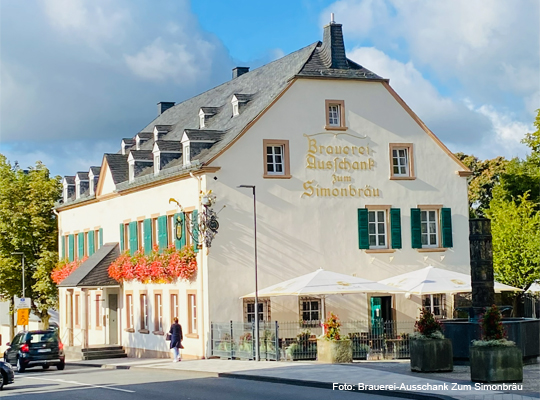 Hausansicht der Brauerei-Ausschank "Zum Simonbräu"