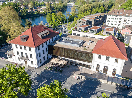 Vogelperspektive auf das Hotel Kettenbrücke beim Festlich geschmückten Saal beim Krimidinner in Aarau