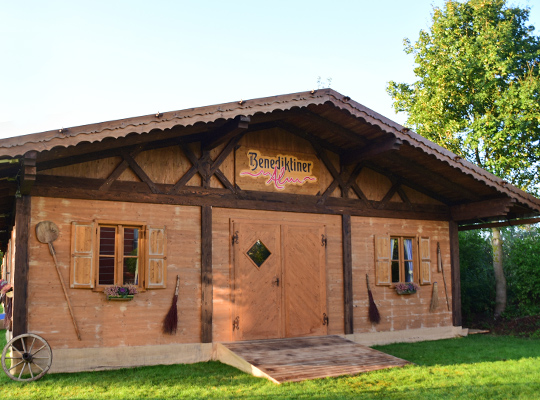 Eine Holzhütte - eine besondere Krimi Dinner Location in Bad Gögging