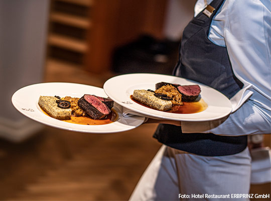 Schön angerichtete Teller im Hotel Restaurant ERBPRINZ GmbH