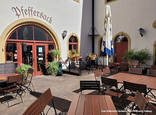 Der schöne Eingangsbereich der historischen Gastwirtschaft Pfeffersack, lädt zum Krimidinner Freiberg ein.