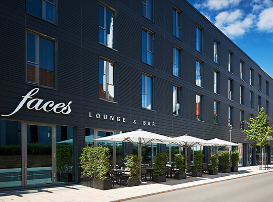 Terrasse des Restaurant Faces im Legeré Hotel