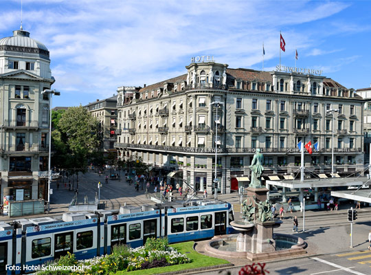 Außenansicht des Hotels Schweizerhof in Zürich